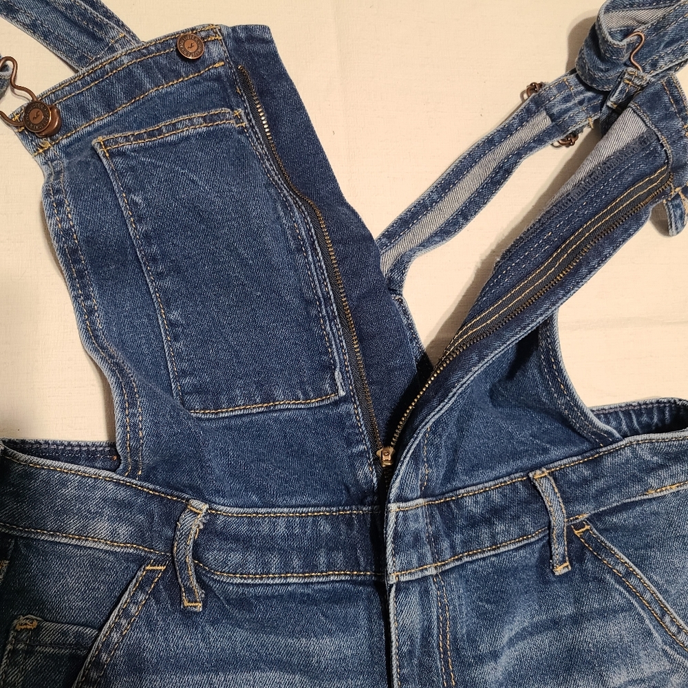 Hollister Women's Super Skinny Dark Wash Denim Crop Overalls sz M - Picture 8 of 9